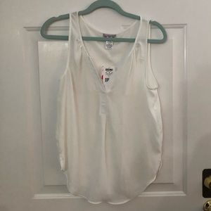NWT ivory tank top w/v-slit
